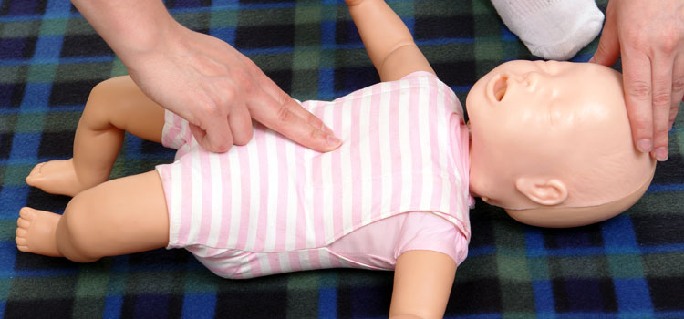 This 2-day Paediatric First Aid qualification is for first aiders in childminders, preschools, nurseries and school reception classes This 2-day Paediatric First Aid qualification is for first aiders in childminders, preschools, nurseries and school reception classes
